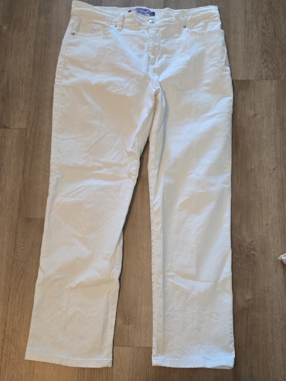 Gloria Vanderbilt White Flare Jeans - Picture 3 of 5
